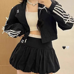 This women's autumn outdoor sportswear set is suitable for pickleball